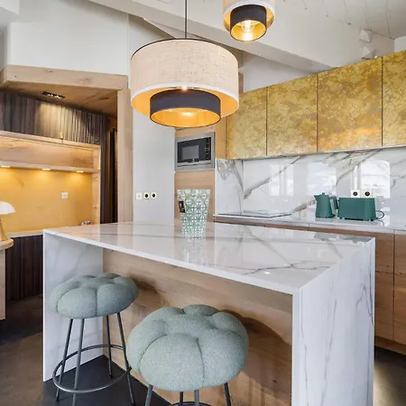 Apartmán Luxury 4br With Fireplace & Private Parking - *